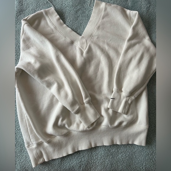 Nike V Neck Sweatshirt - Picture 1 of 3